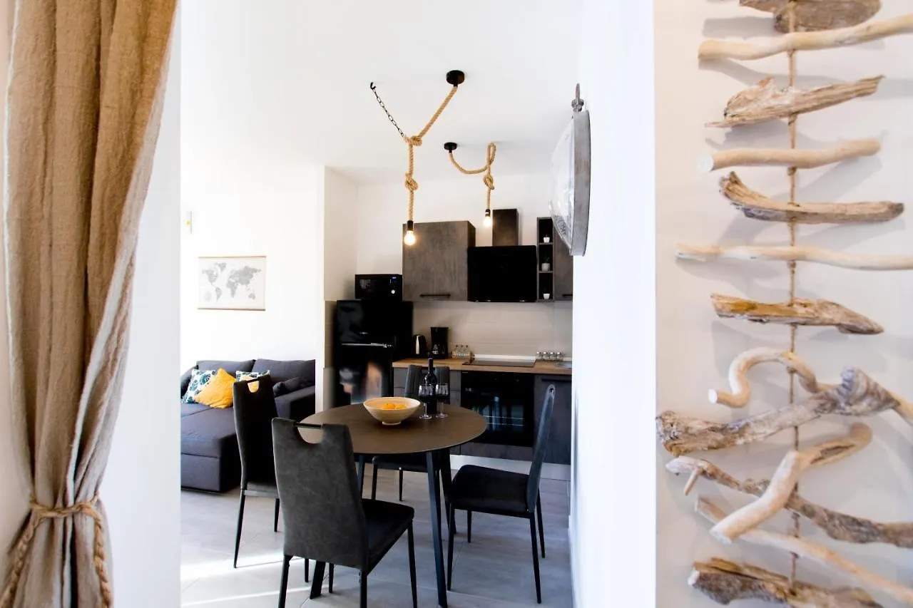 4 * Apartment Sunset Close To The Sea Kastela