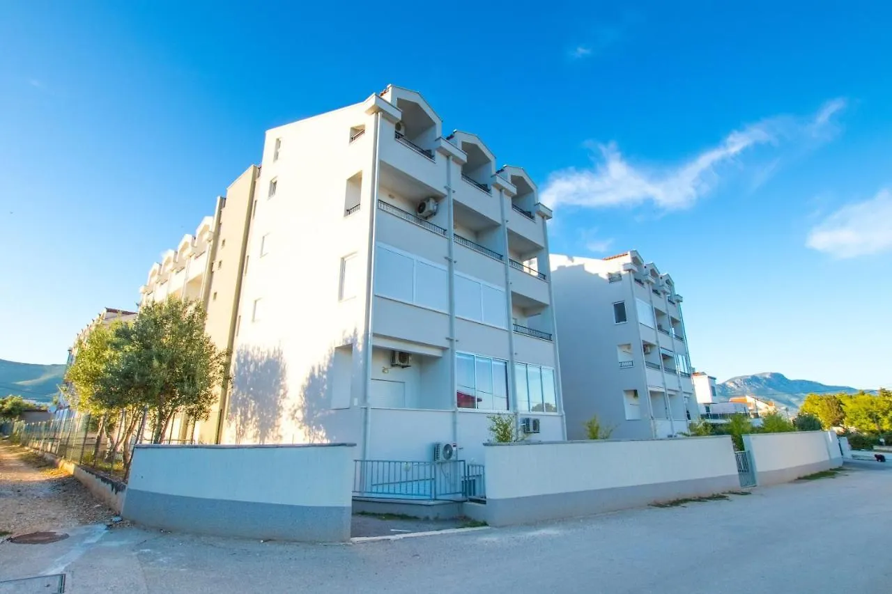 4 * Apartment Sunset Close To The Sea Kastela 0*,