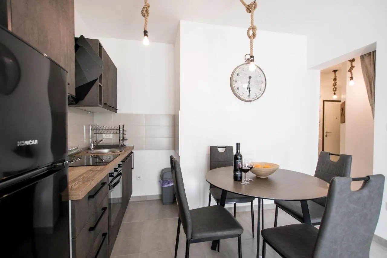4 * Apartment Sunset Close To The Sea Kastela