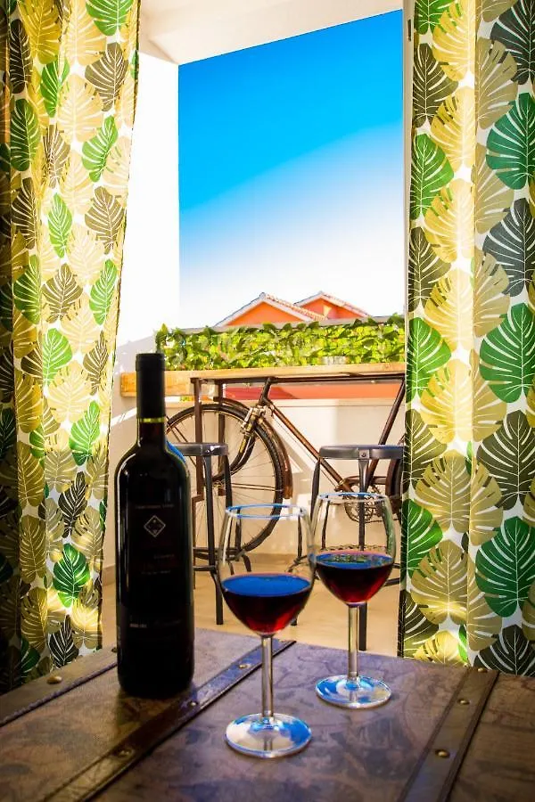 4 * Apartment Sunset Close To The Sea Kastela