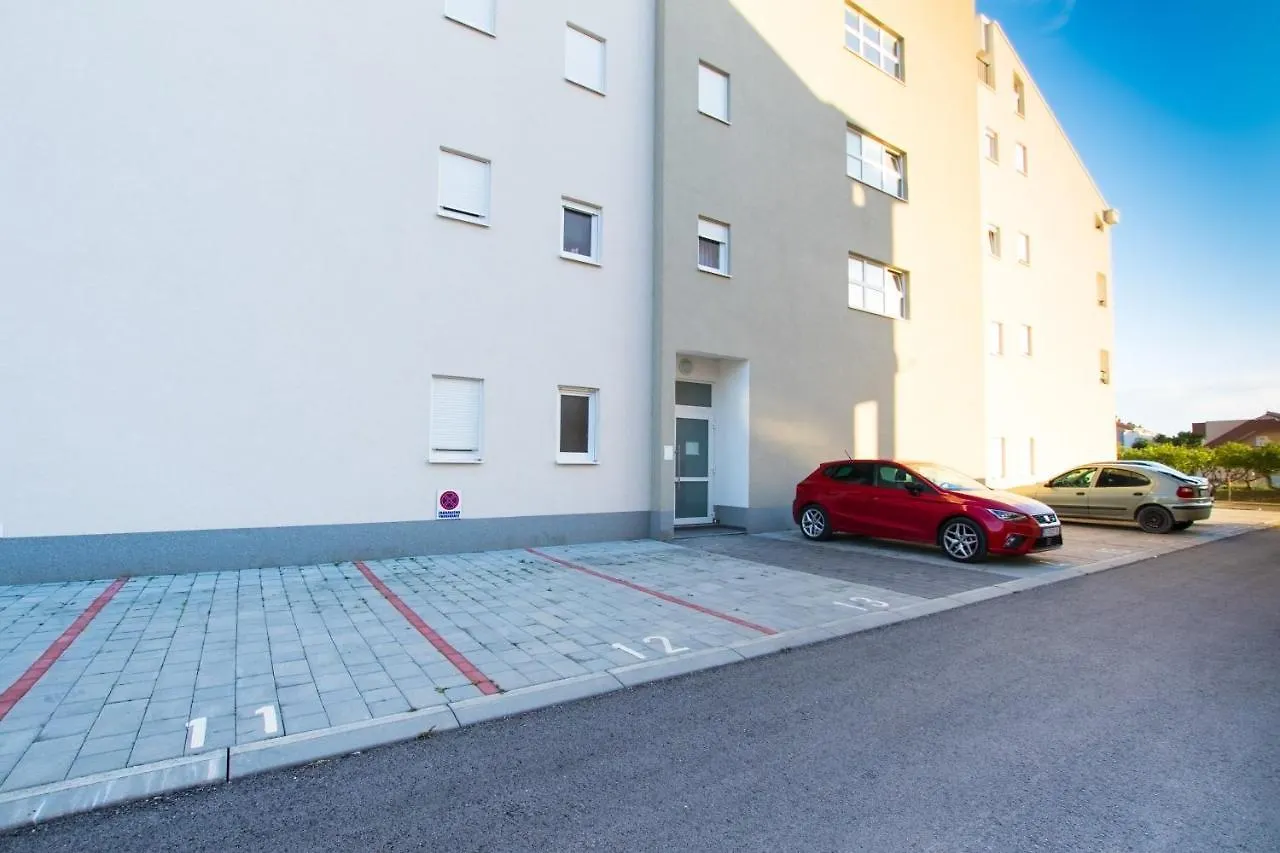 4 * Apartment Sunset Close To The Sea Kastela Croatia